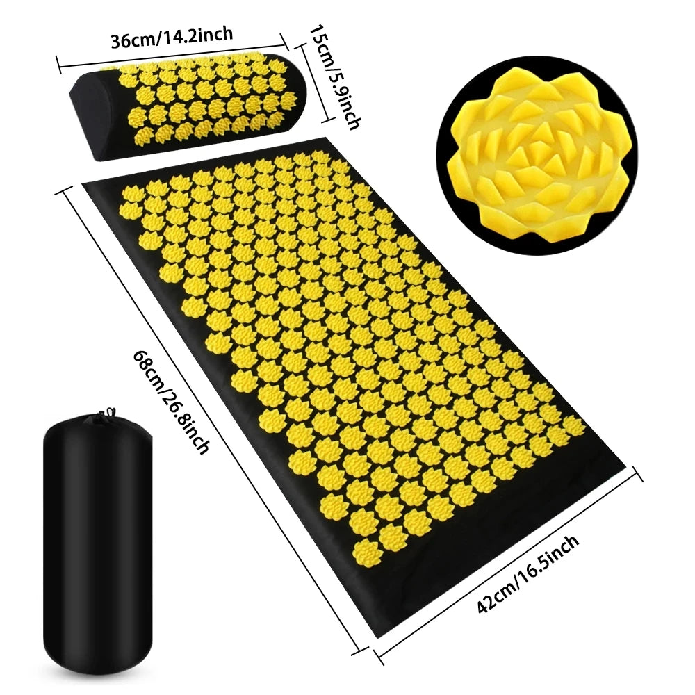 Tapis d’acupression avec oreiller pour soulager les tensions et favoriser la relaxation.